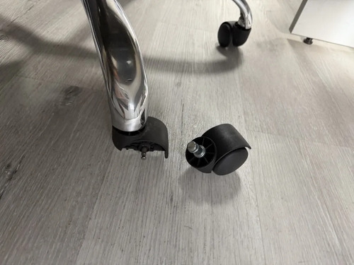 Silla De Oficina Ejecutiva Negra Base Cromada Ruedas