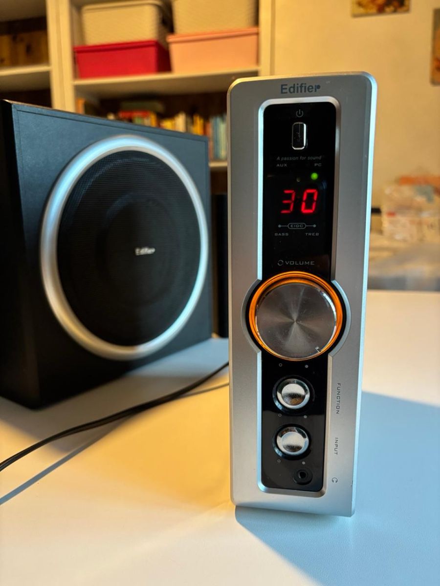 Parlantes Edifier C2