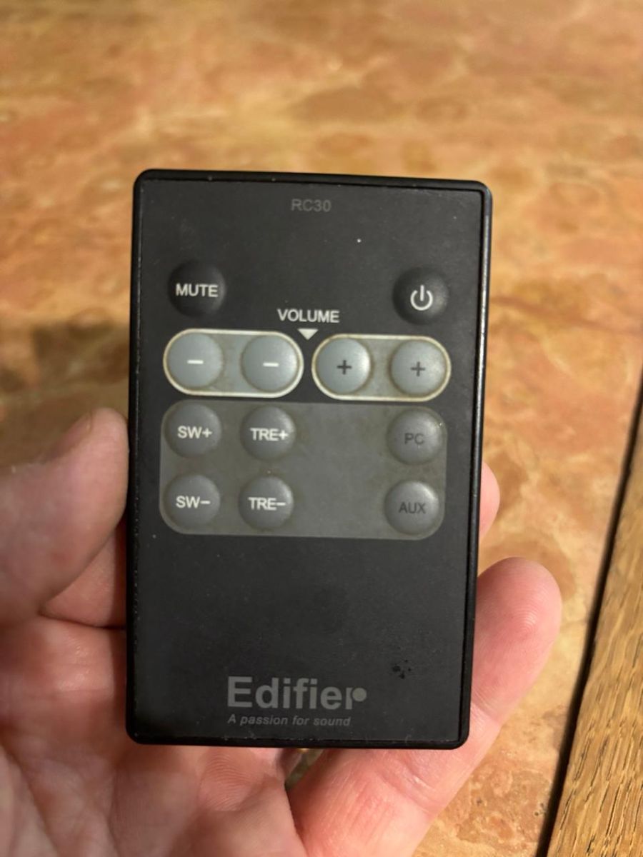 Parlantes Edifier C2