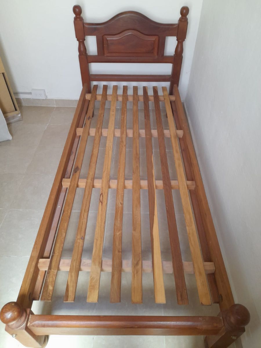 Cama de algarrobo de 1 plaza