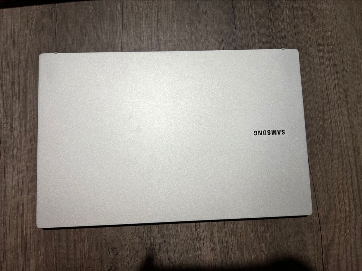 Notebook Samsung Galaxy Book3 15.6” i5 · 8GB RAM · 512GB SSD ·