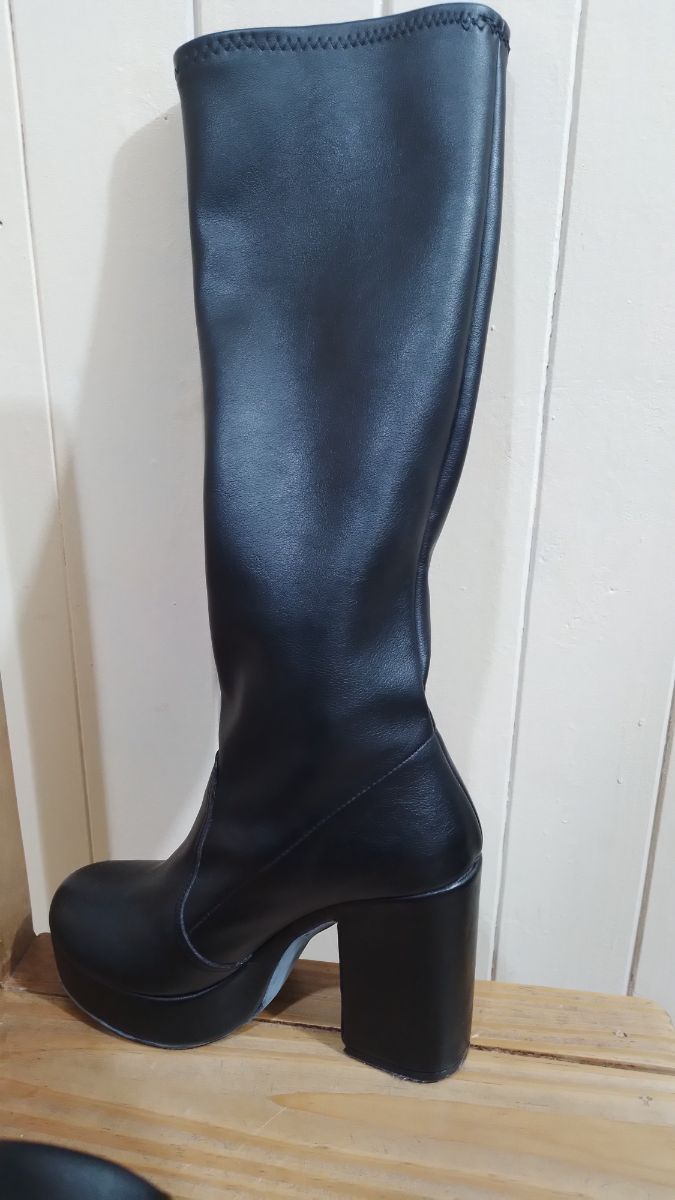 Botas negras altas