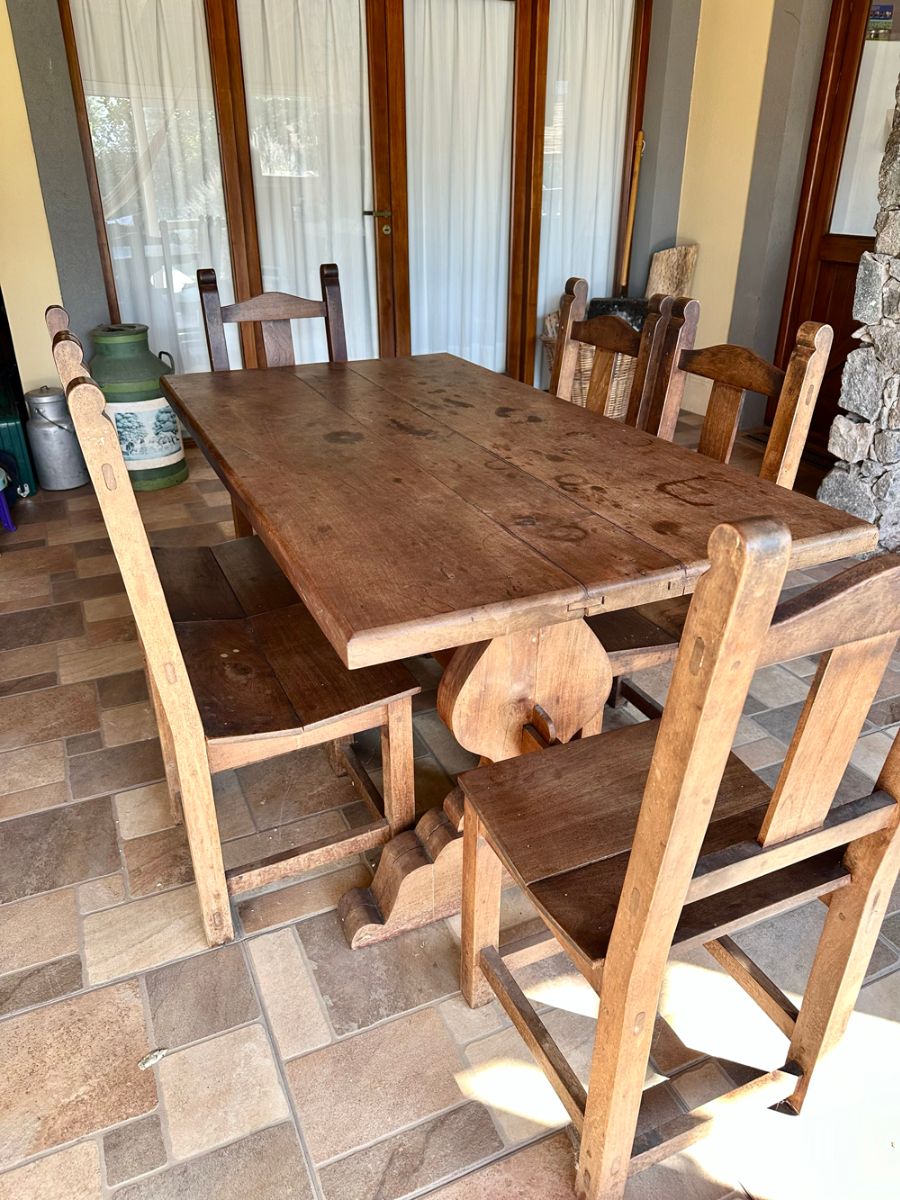 Mesa de algarrobo + 6 sillas