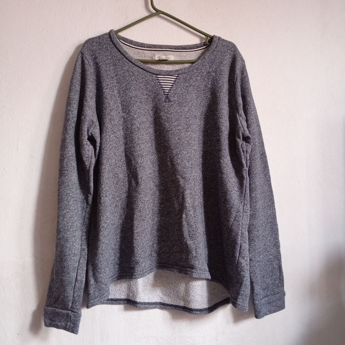 Buzo gris