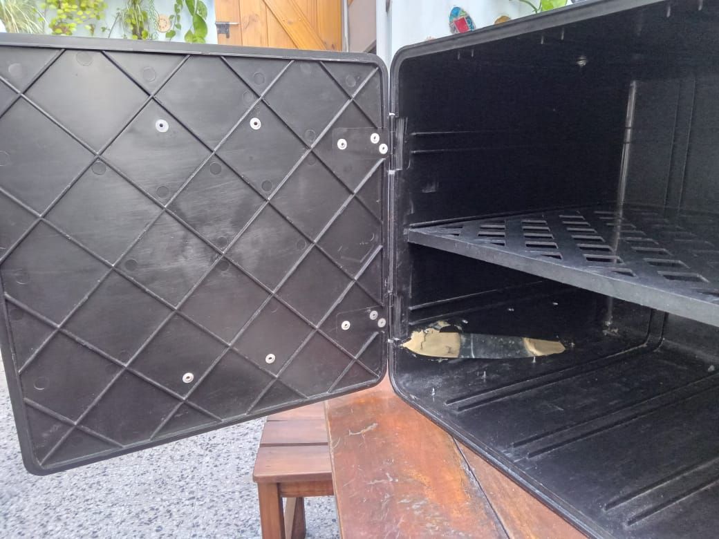COMBO CAJA DELIVERY 40X40X40 (USADA) + CASCO HAWK (USADO) + ASIENTO BICI (NUEVO)