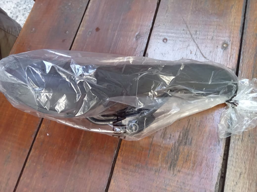 COMBO CAJA DELIVERY 40X40X40 (USADA) + CASCO HAWK (USADO) + ASIENTO BICI (NUEVO)