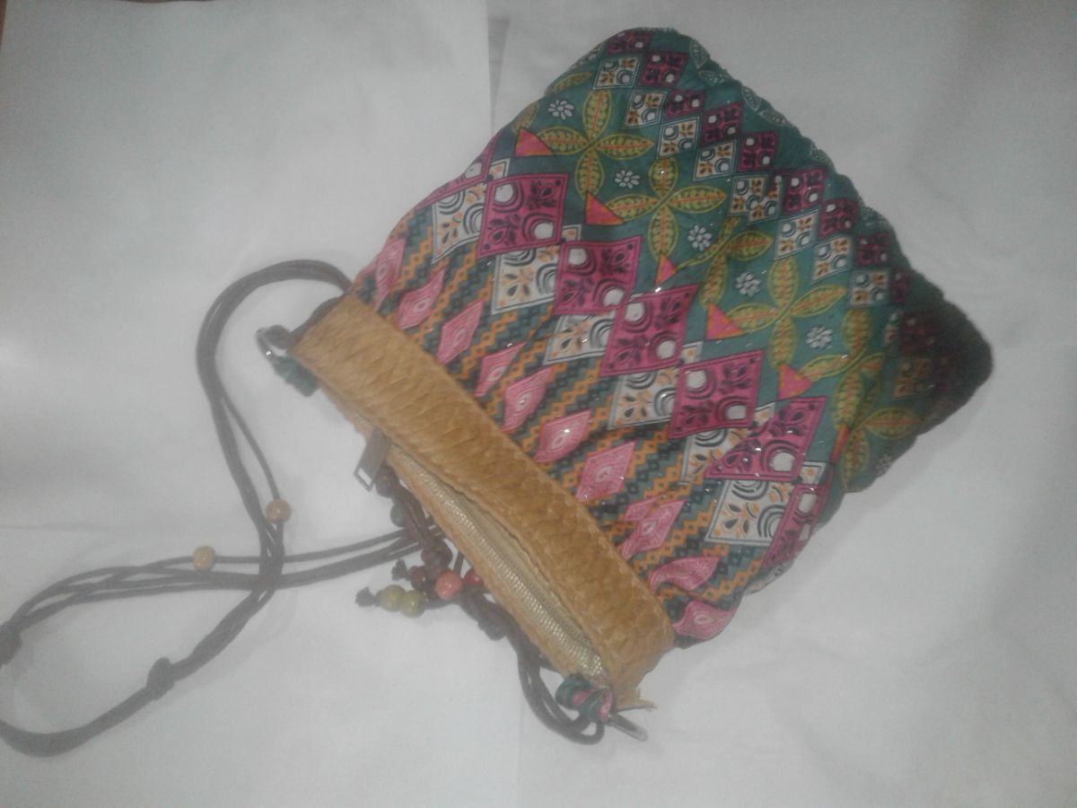 2 carteras con lazo y cierra  de tela con cierre  