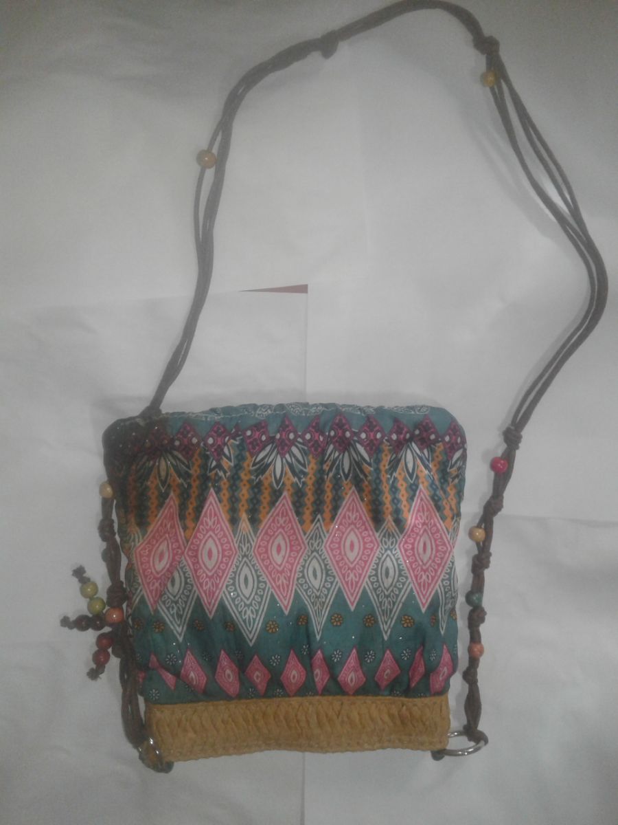 2 carteras con lazo y cierra  de tela con cierre  