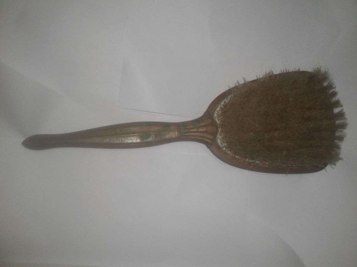 Cepillo tocador antiguo con mango