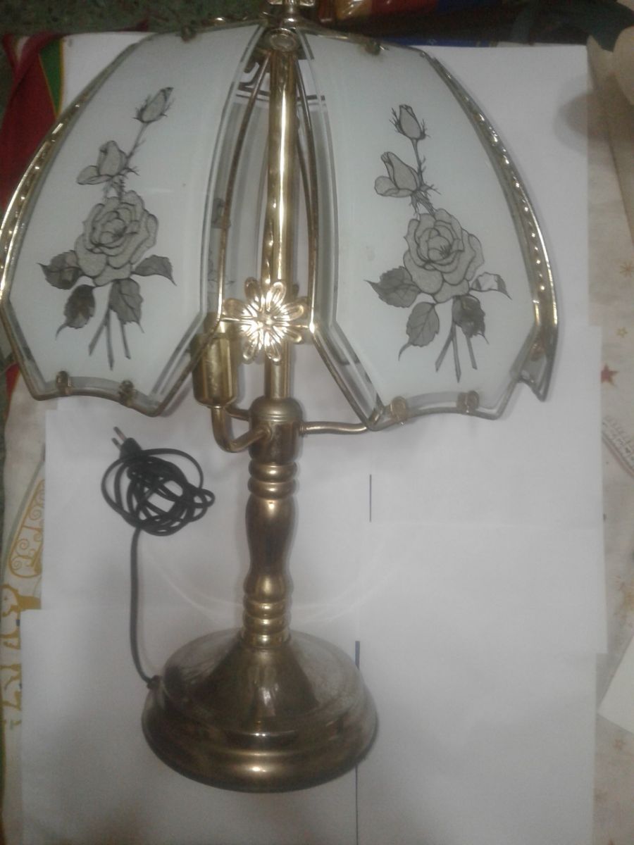 Lámpara antigua de mesa 