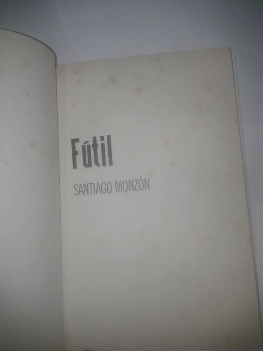 Libro  Fútil