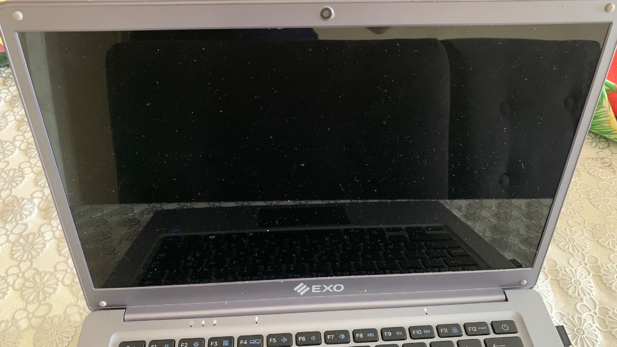 Notebook EXO Smart E16 Plus – 4GB RAM – Windows 10 – Excelente Estado
