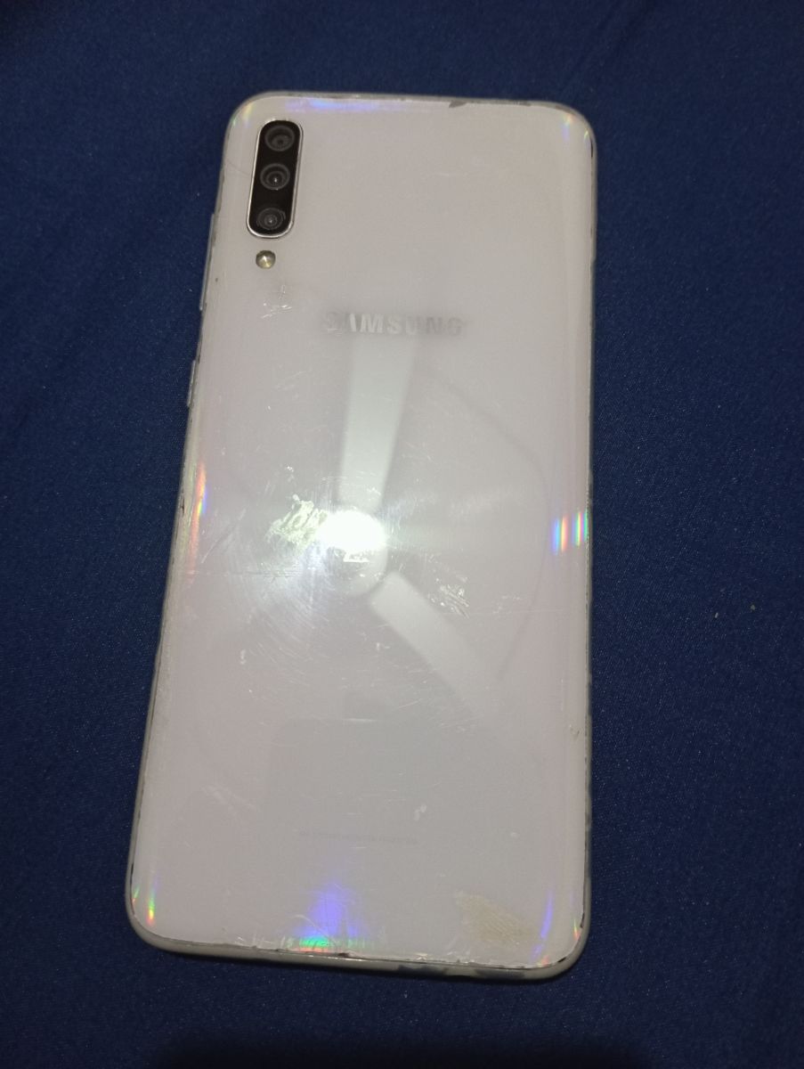 Samsung A70 