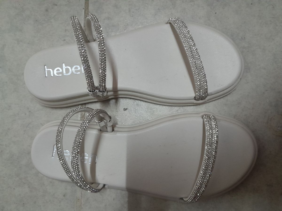 Zapatillas usadas y sandalias nuevas talle 37