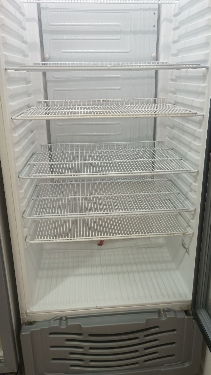 HELADERA EXHIBIDORA BRIKET M5000