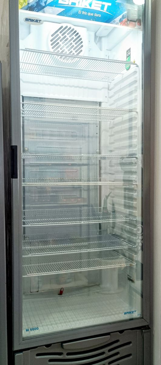 HELADERA EXHIBIDORA BRIKET M5000