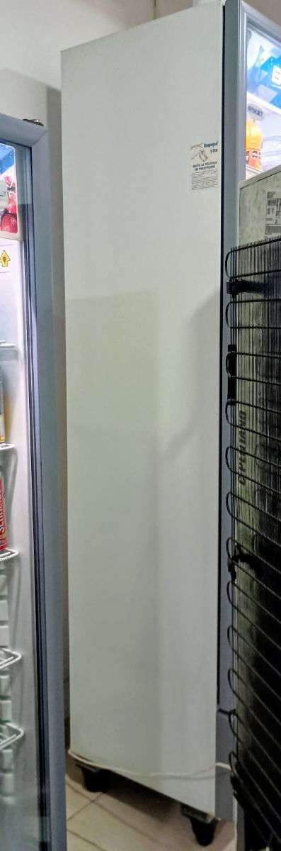 HELADERA EXHIBIDORA BRIKET M3200