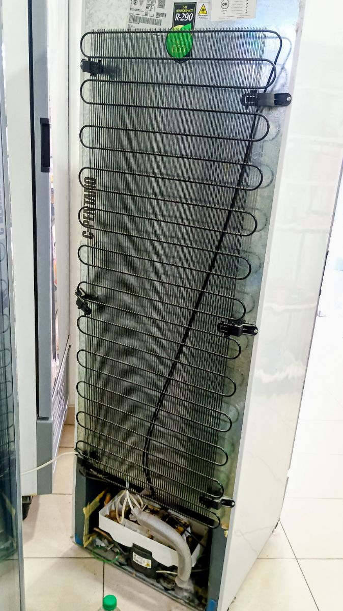 HELADERA EXHIBIDORA BRIKET M3200