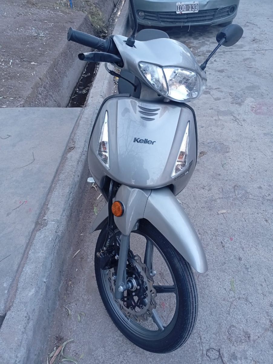 Moto Keller 2025