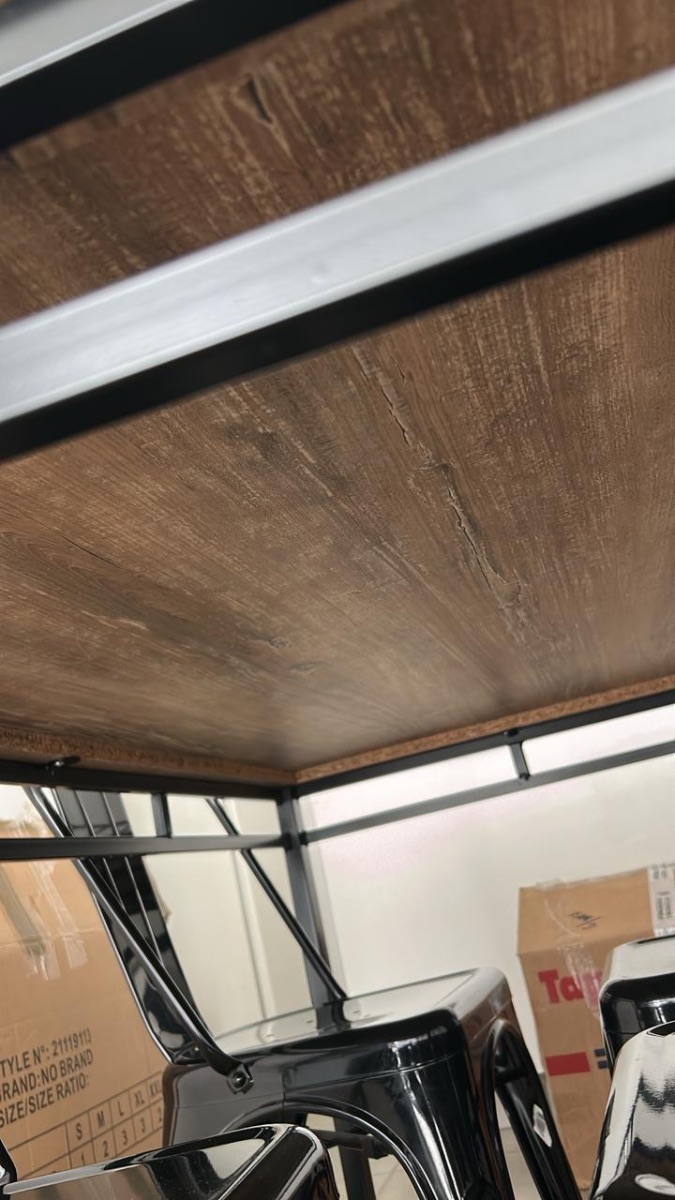 Vendo mesa (sin las sillas)