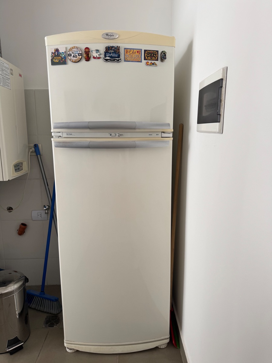 Vendo heladera marca Whirlpool blanca