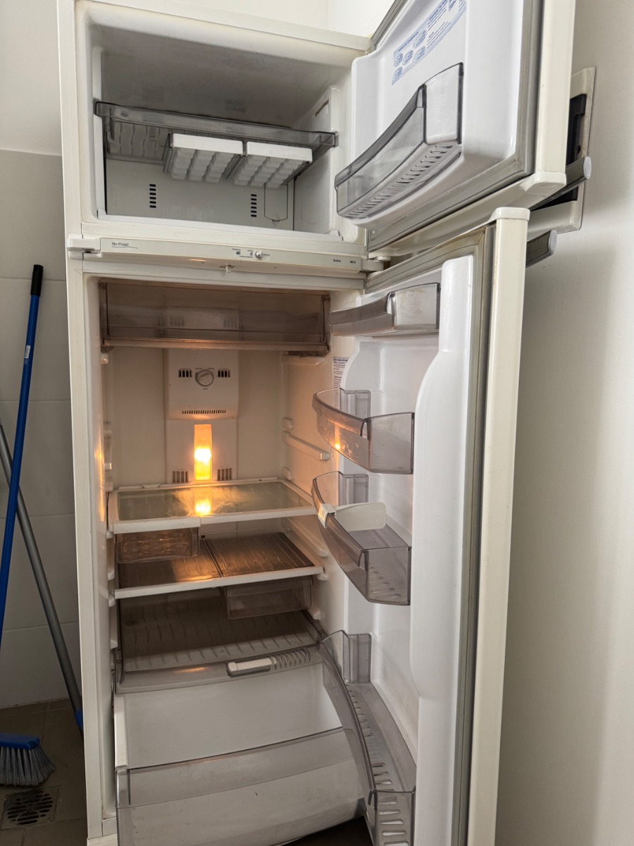 Vendo heladera marca Whirlpool blanca