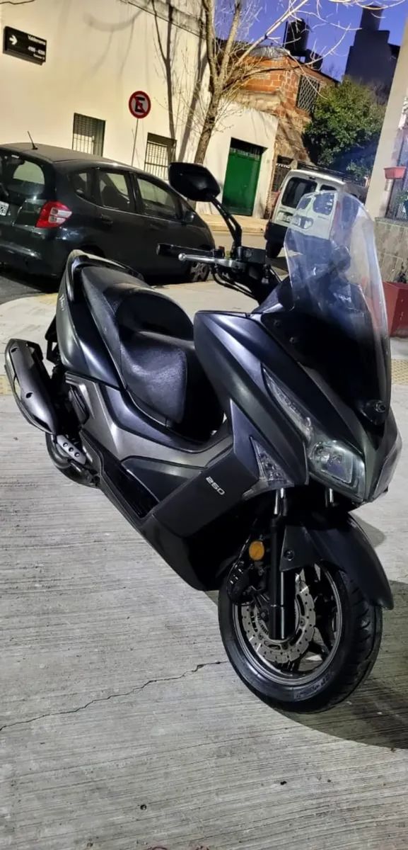 Maxi Scooter Kymco Xtown 250 I