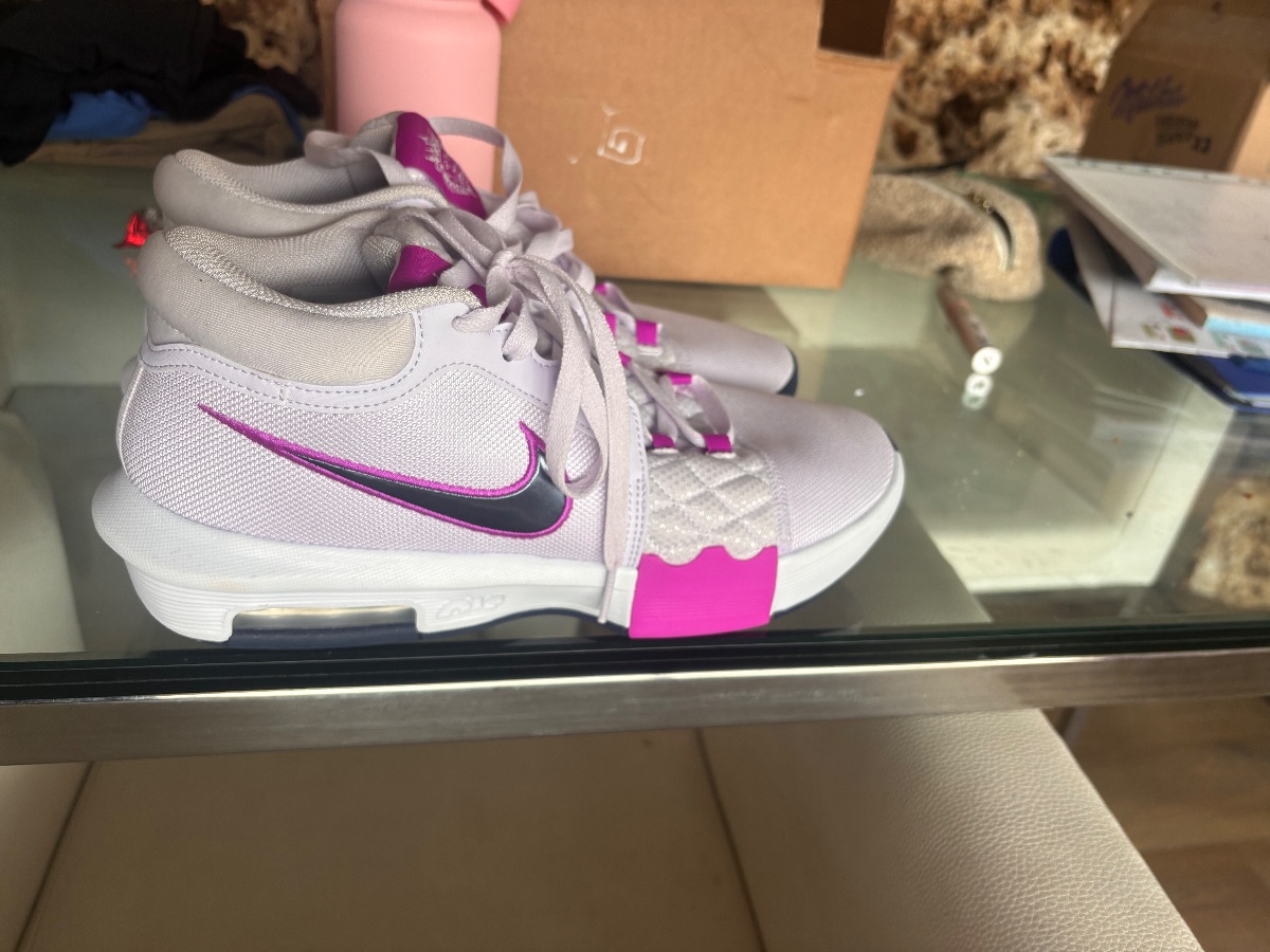 ZAPATILLAS LEBRON WITNESS 8 