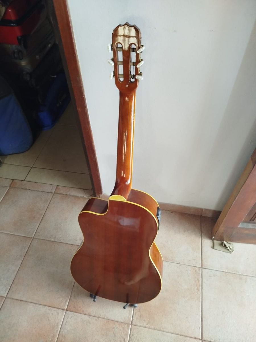 Guitarra criolla 