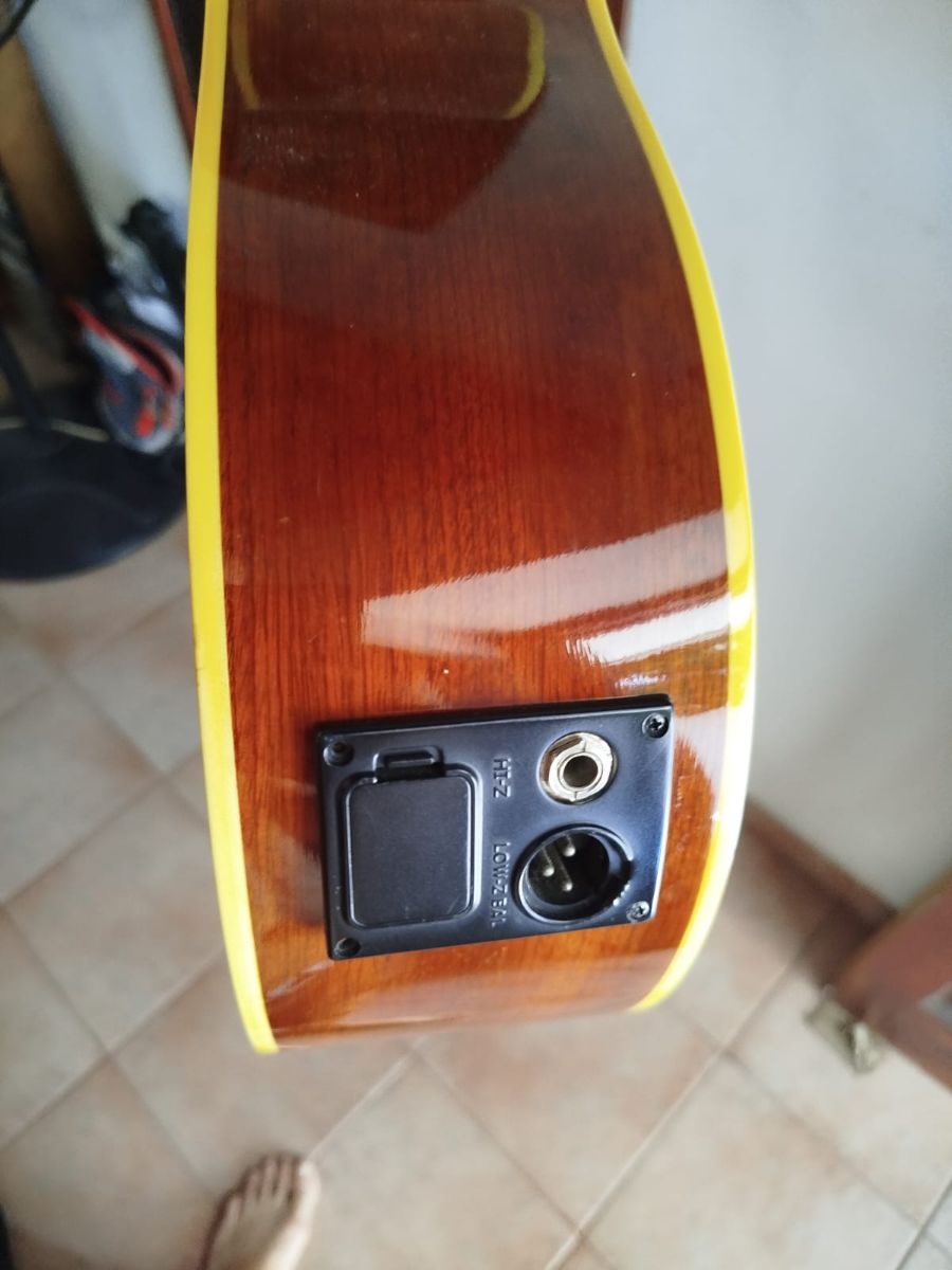 Guitarra criolla 