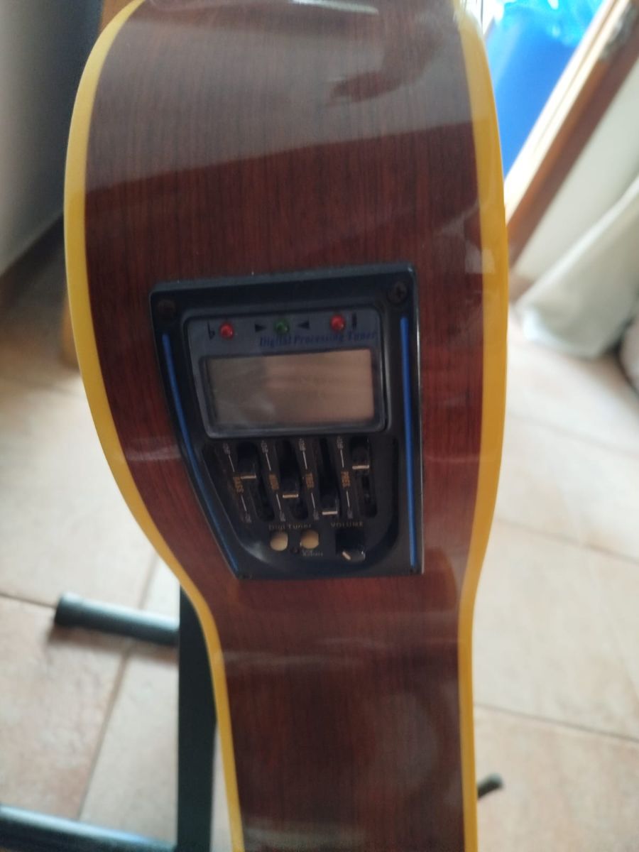 Guitarra criolla 