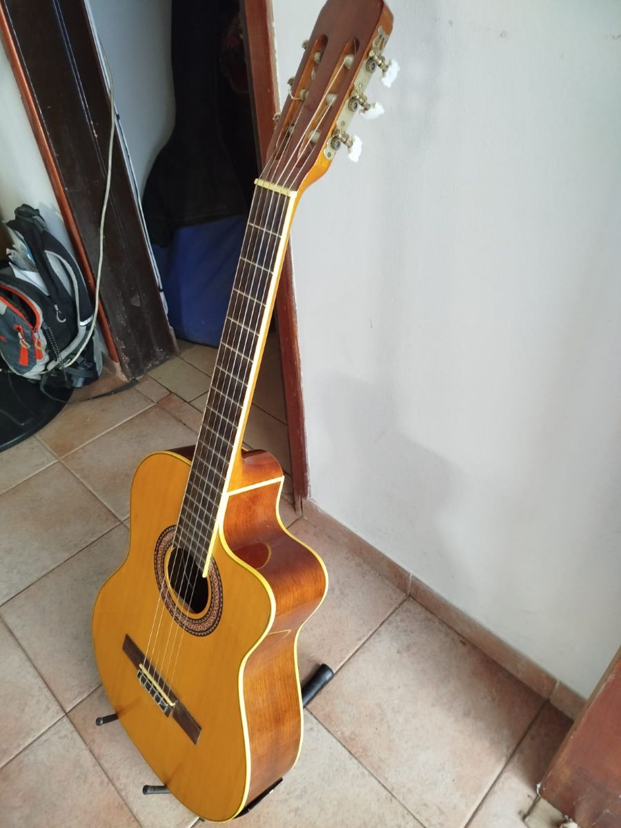 Guitarra criolla 