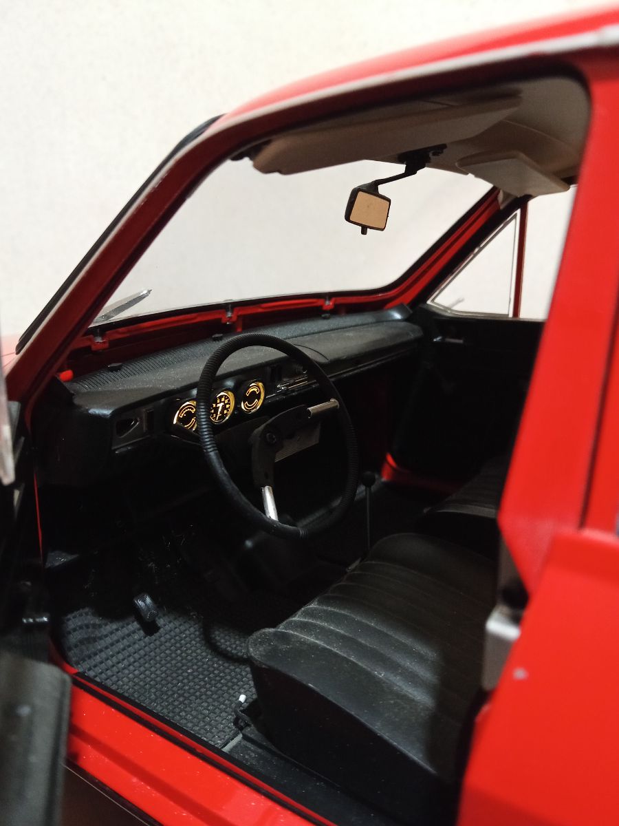 Renault 12 a escala