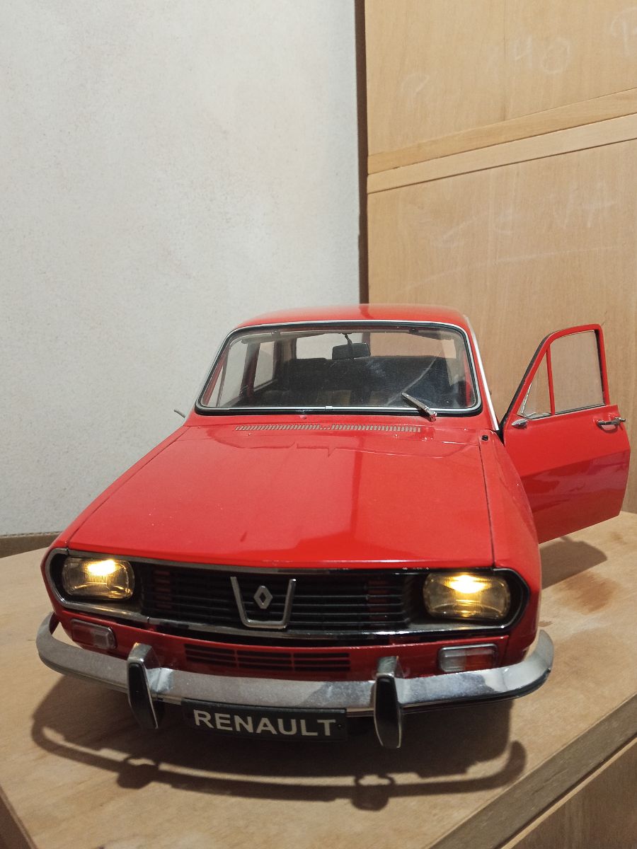 Renault 12 a escala