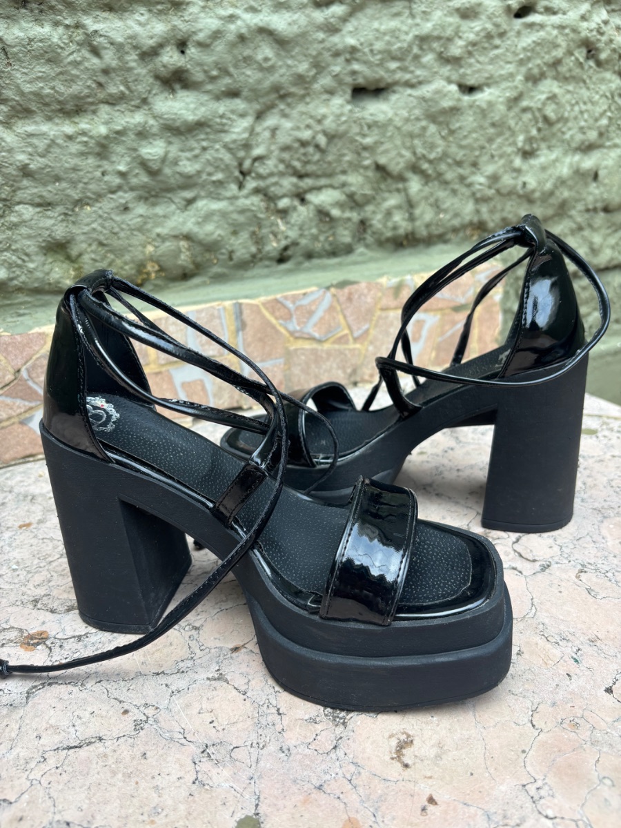 Zapatos negros de fiesta