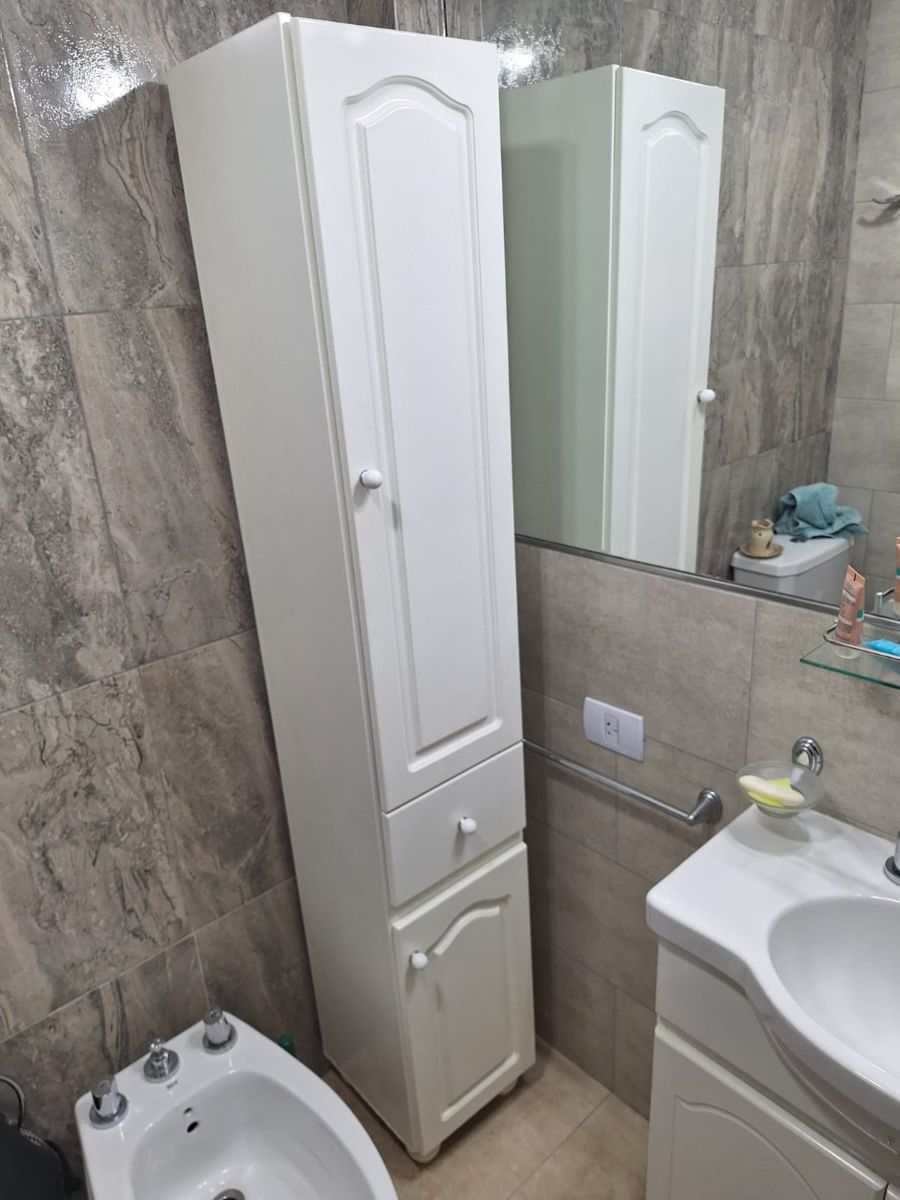 Mueble columna de baño