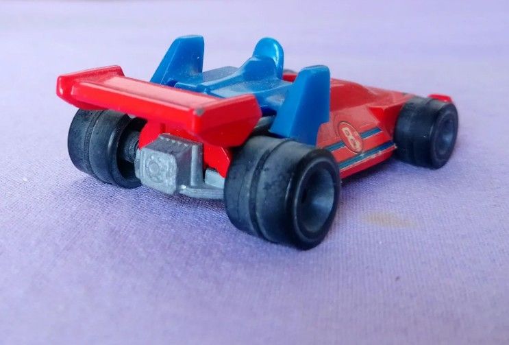 2 Autos Jet a escala BT44 Blanco y BT44X Rojo