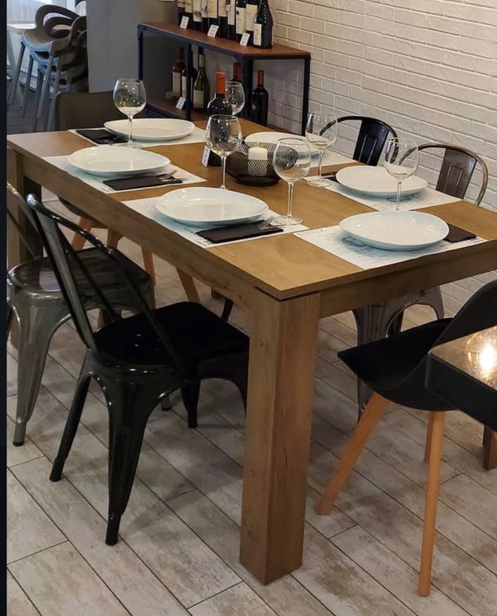 Mesa de madera + 6 sillas estilo industrial