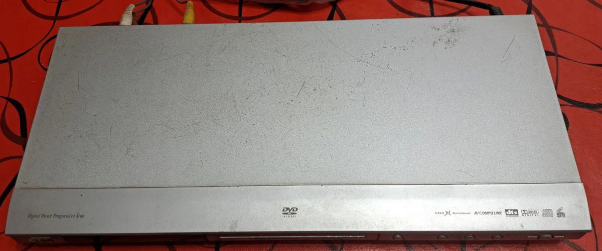 Reproductor de DVD marca JVC modelo XV-N312S