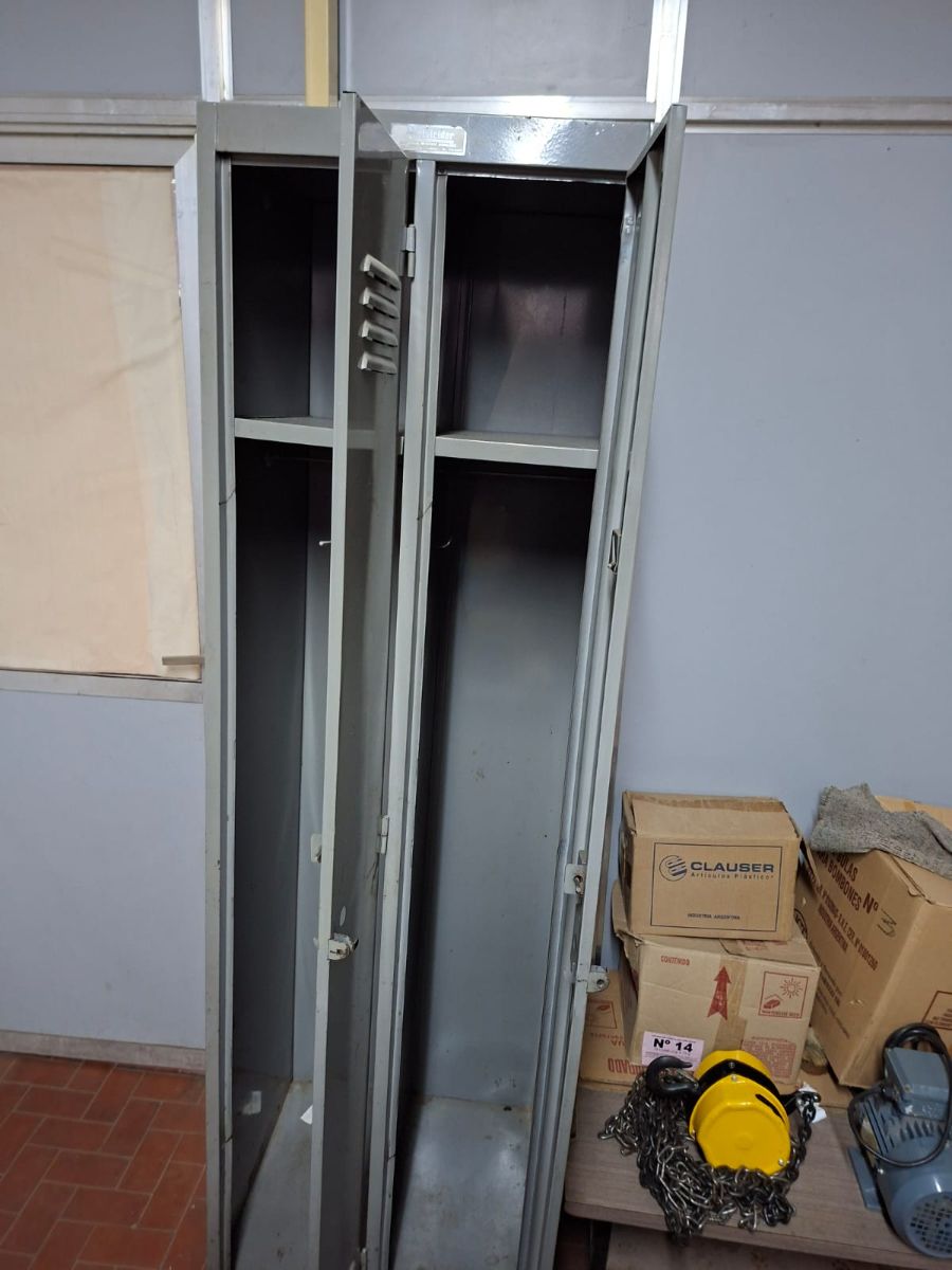 Locker metálico de dos puertas