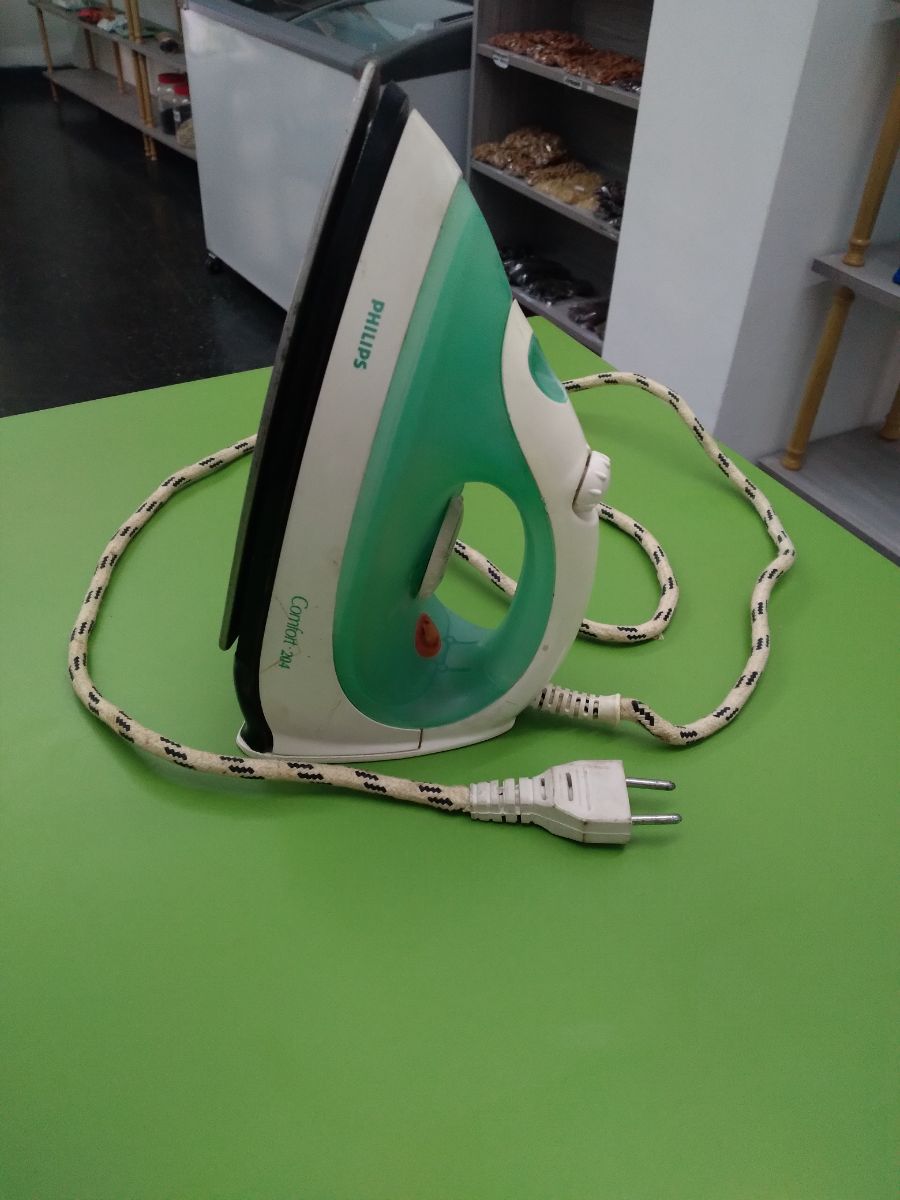 Plancha Philips con vapor base teflon impecable confort 204