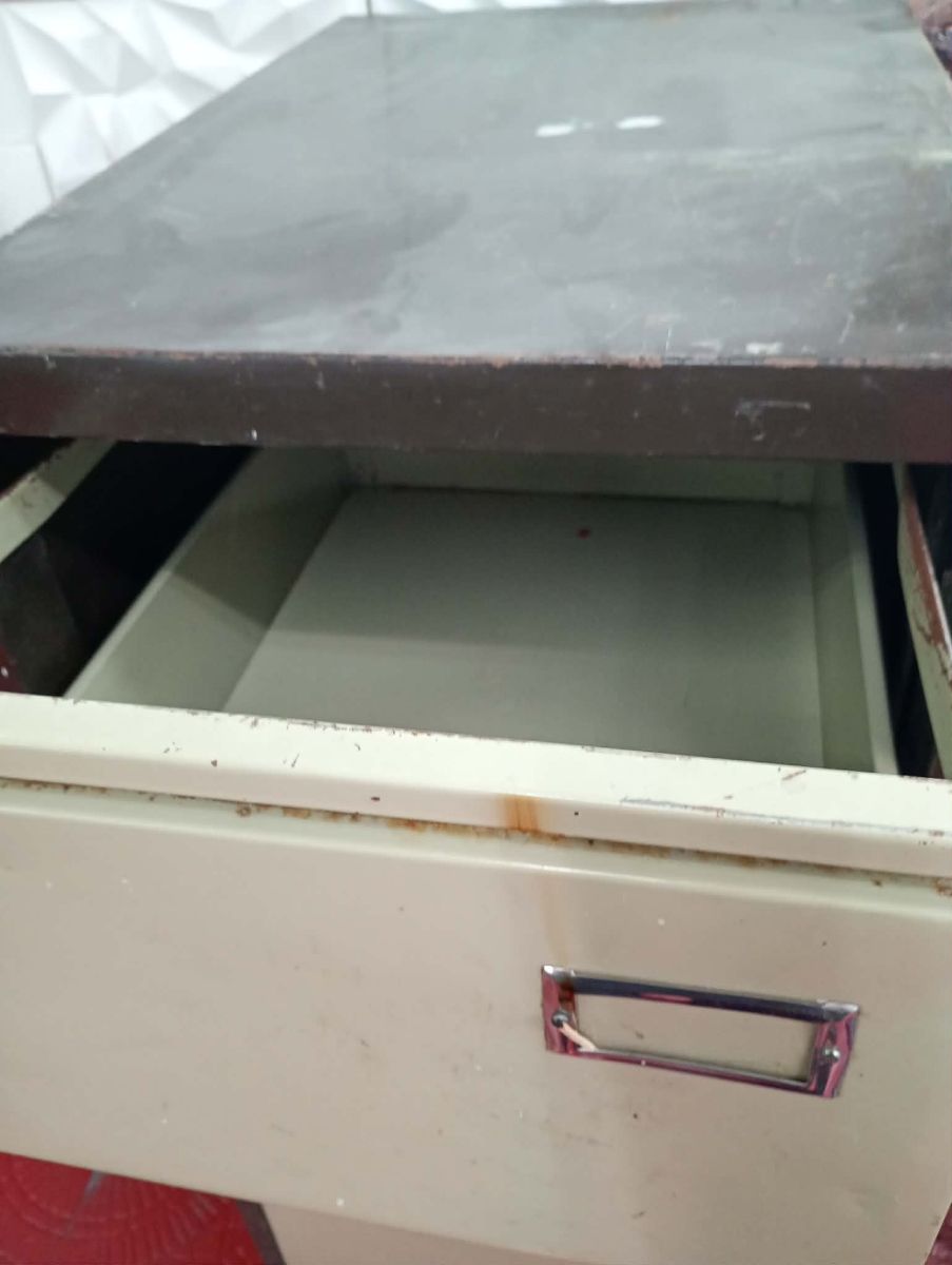 cajonera metalica para carpetas con 4 cajones