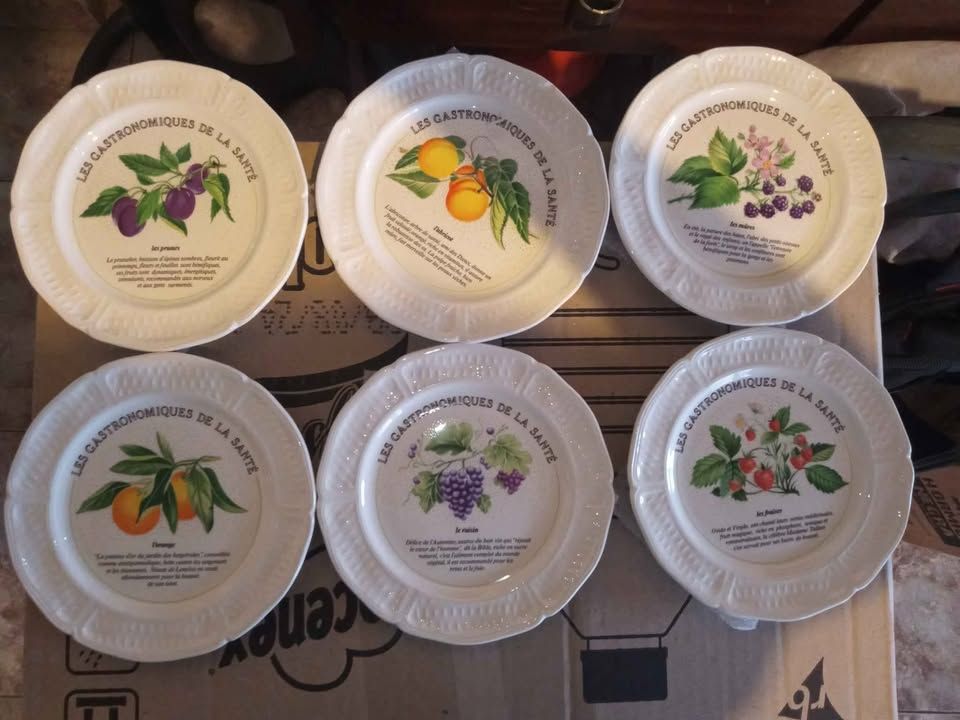 Platos de canapé importados.