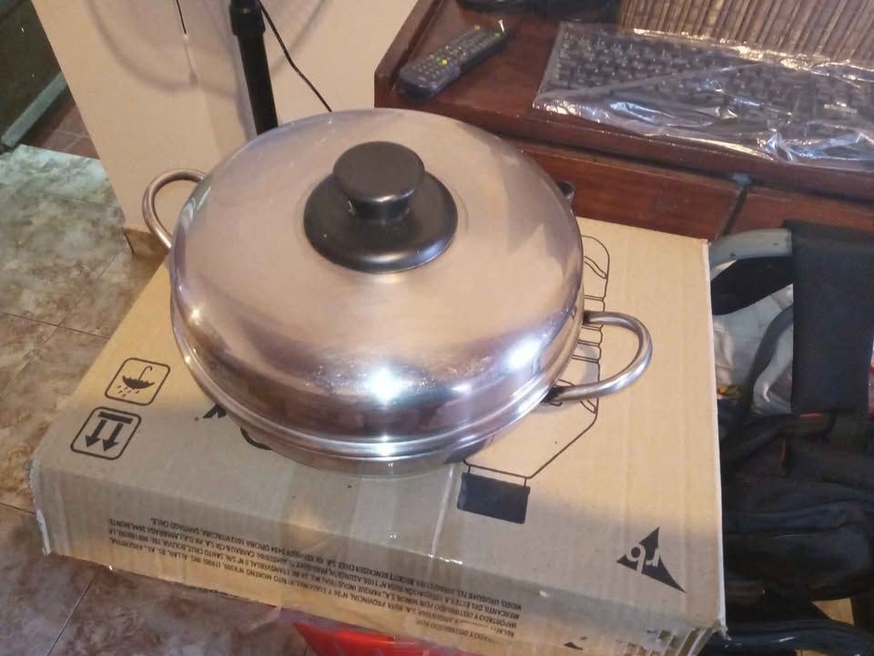 Olla de acero.
