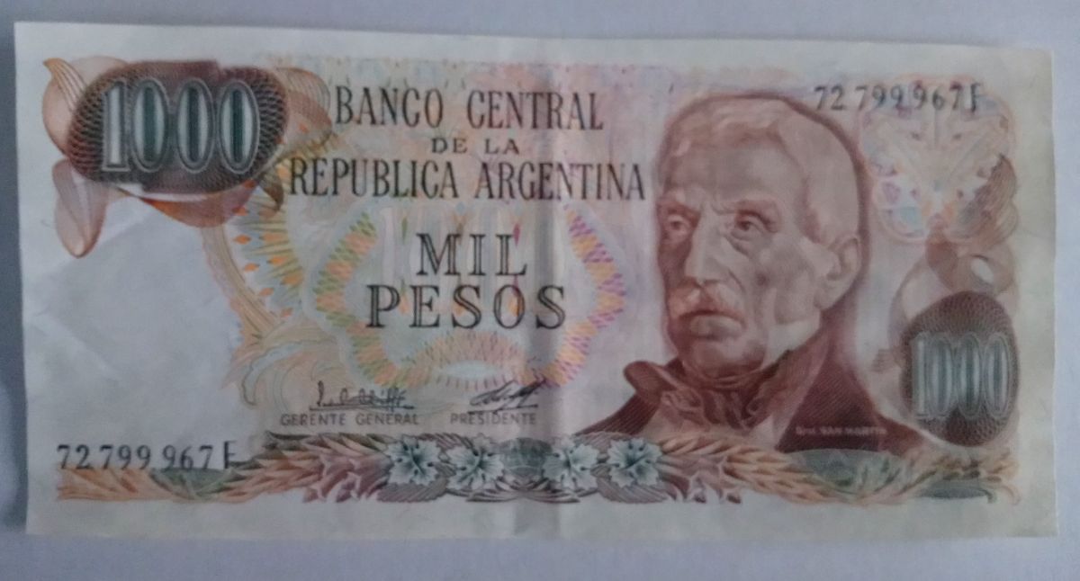 3 Billetes de 1000 pesos ley impecables.