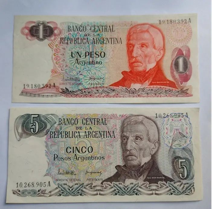 Lote 2 Billetes De 1 Y 5 Pesos Argentinos