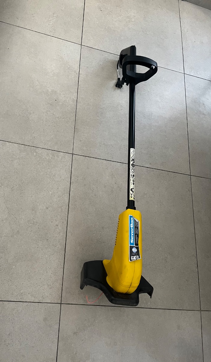 Máquina cortar pasto SEVERBON BP 620