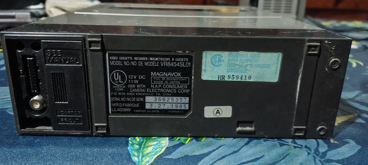 Video cámara reproductor VHS estilo periodista magnavox echo en Japón y cámara funcionando