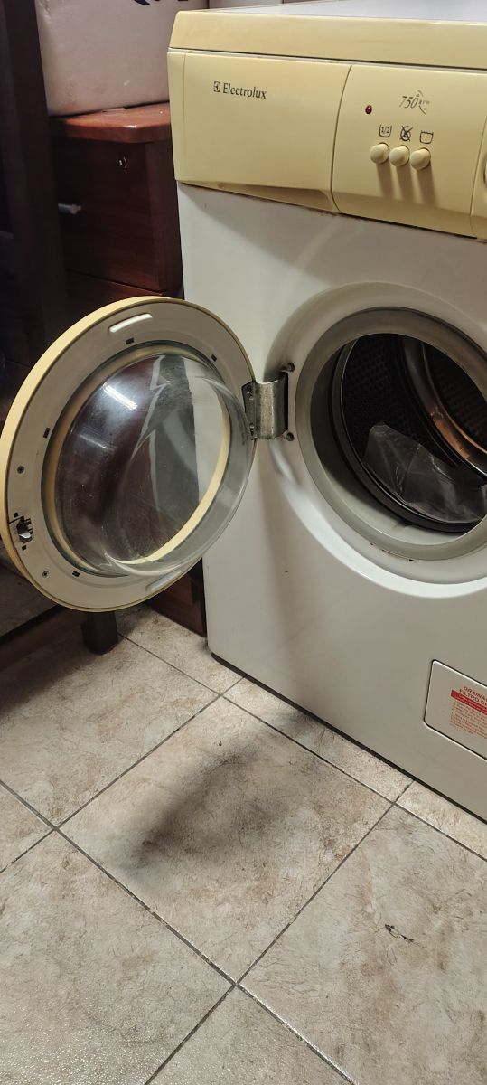 Lavarropa electrolux modelo 757 usado buen estado funcional de 6k con sus accesorios bien cuidado