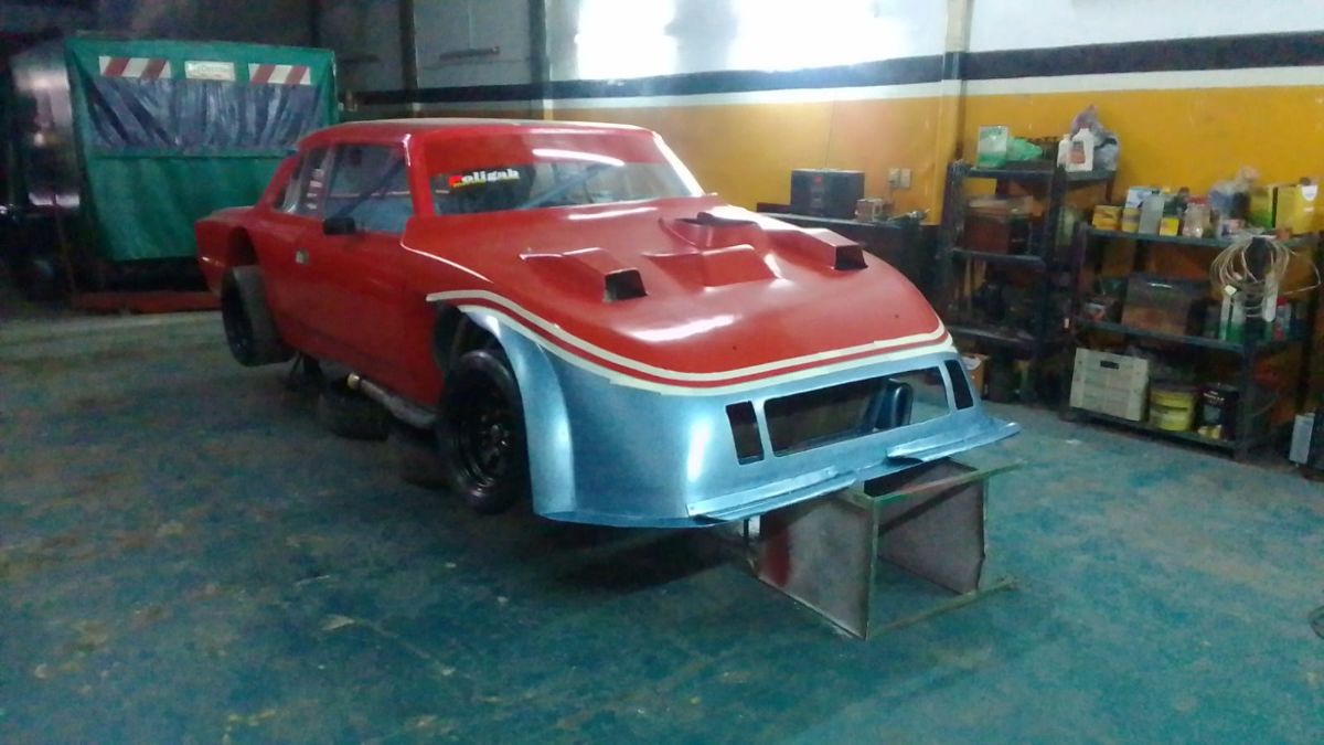 Auto de carrera , vende o permuta